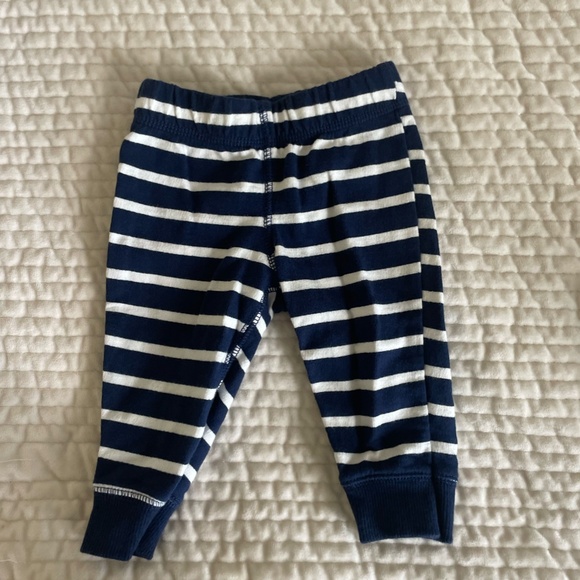 BABY BOY SIZE 6 MONTHS FALL/WINTER CLOTHING BUNDLE - Picture 4 of 8